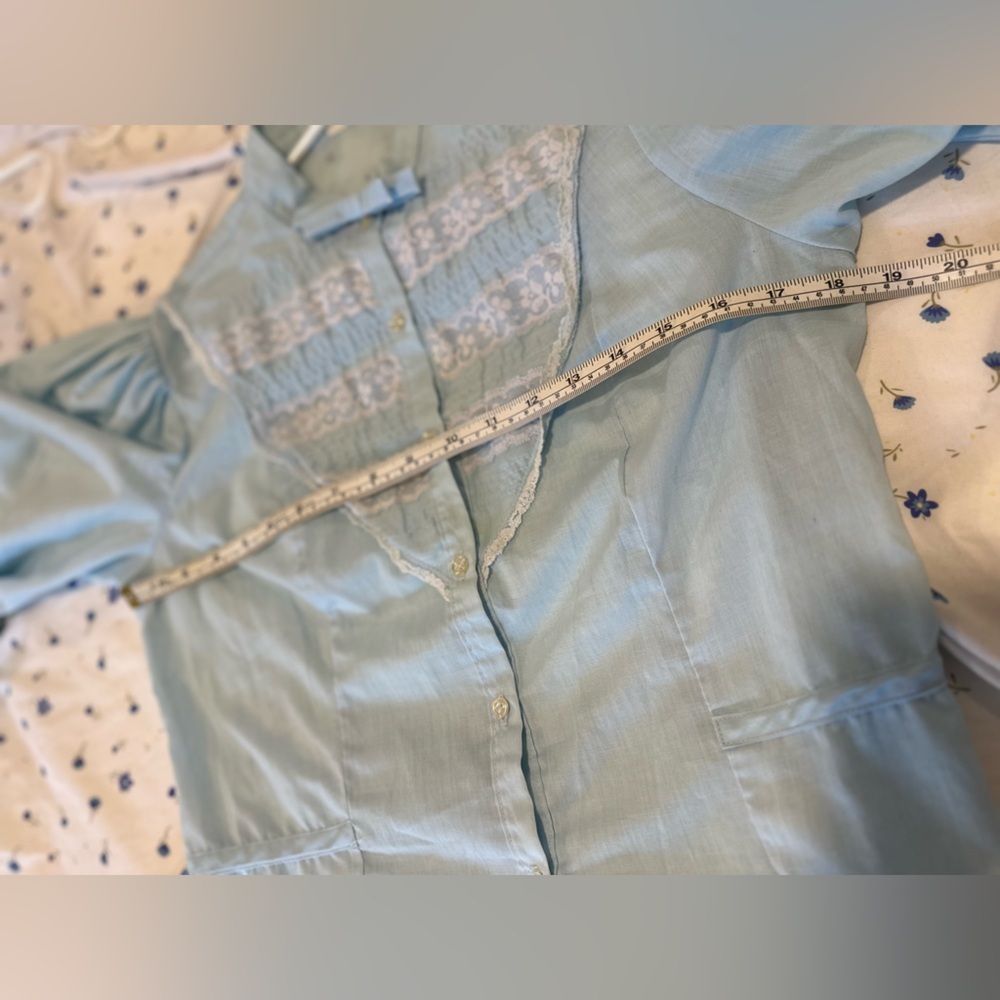 VTG 70s Blue Prairie Victorian Cottagecore Lace Bow Collar Blouse Puff sleeve - Picture 3 of 15